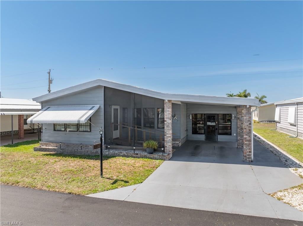 9245 Caloosa Dr, NORTH FORT MYERS