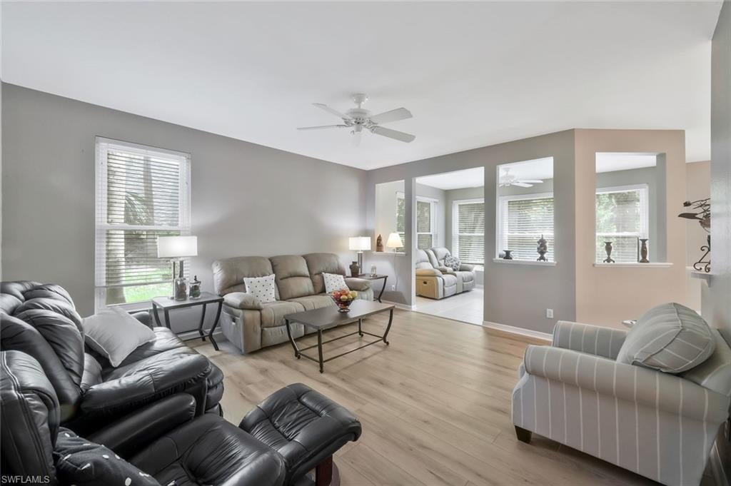 1340 Charleston Square Dr 101, NAPLES