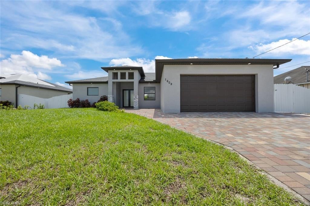 1609 Nelson Rd N, CAPE CORAL