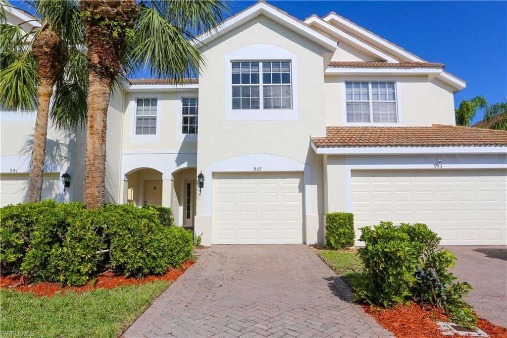 937 Hampton Cir, NAPLES