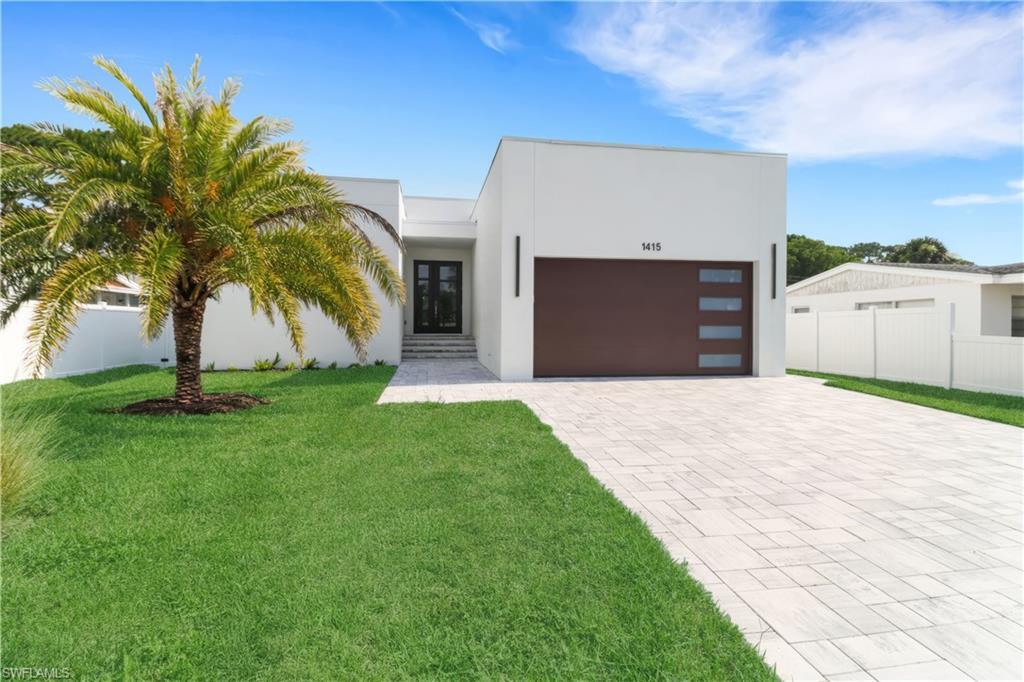 1415 13th Ave N, NAPLES