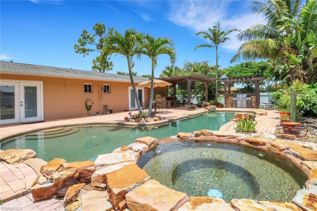 2112 45th Ter Sw, NAPLES