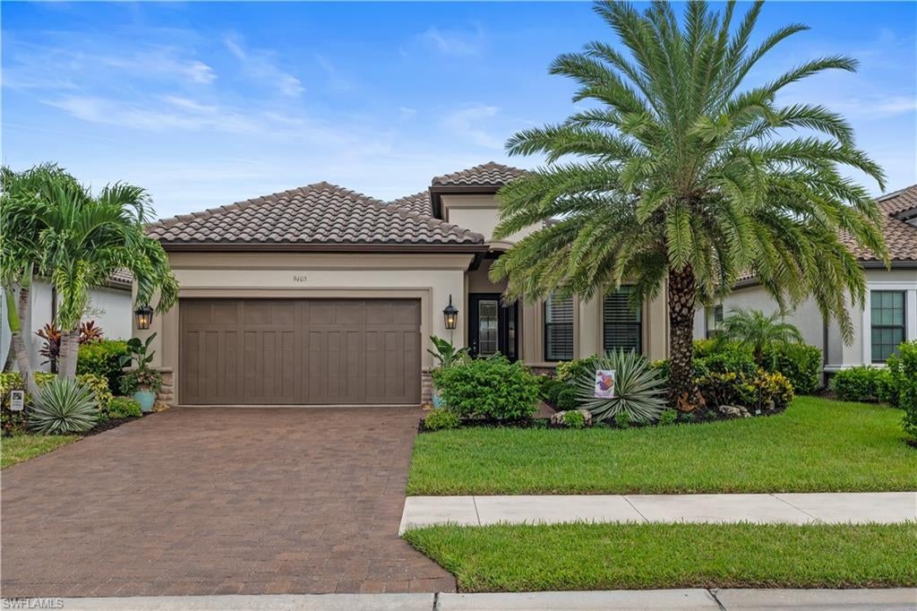 9405 Terresina Dr, NAPLES