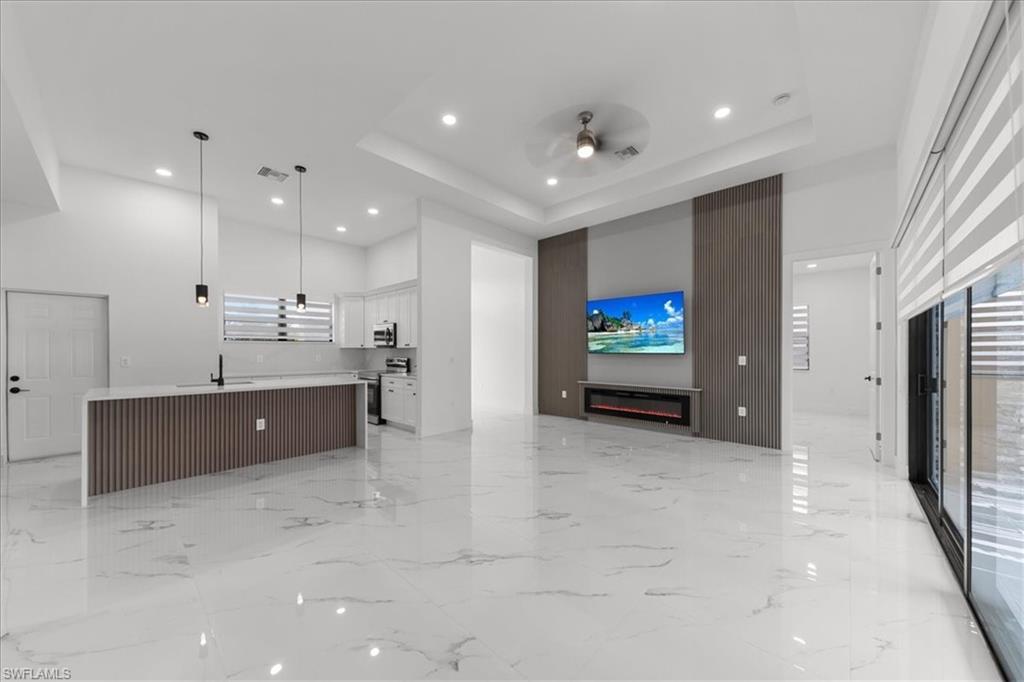 27 Sw 8th Pl, CAPE CORAL