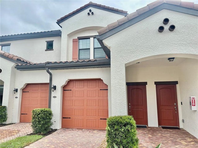 15148 Palmer Lake Cir 202, NAPLES