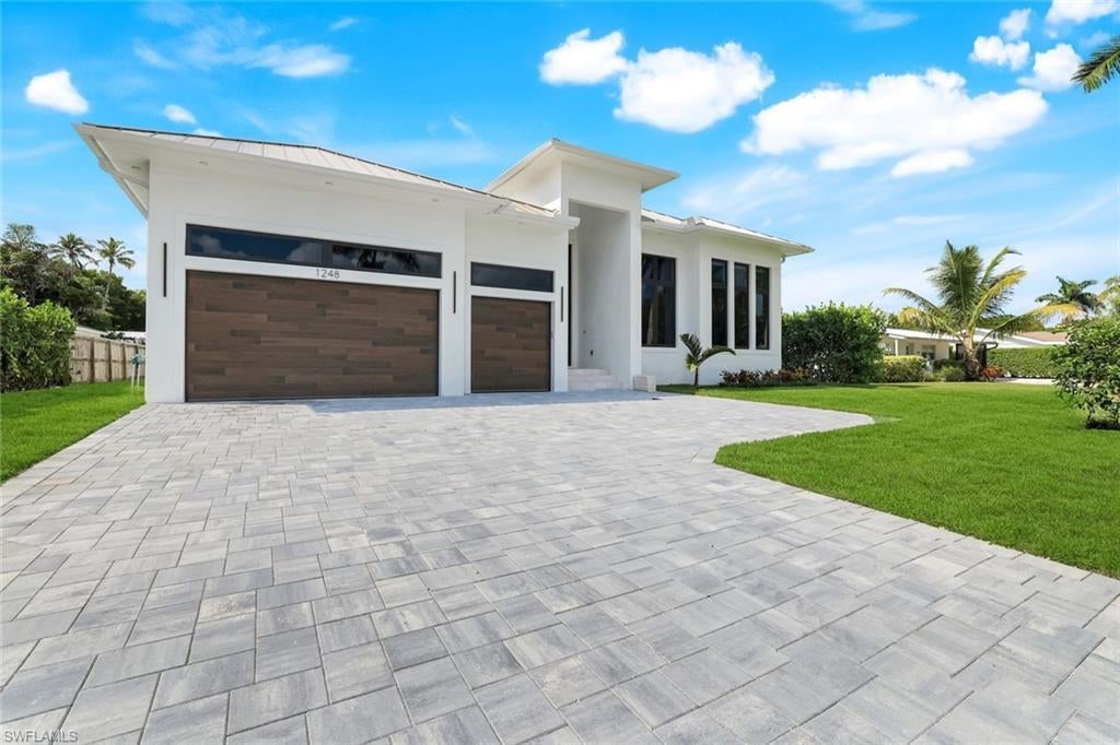 1248 13th Ave N, NAPLES