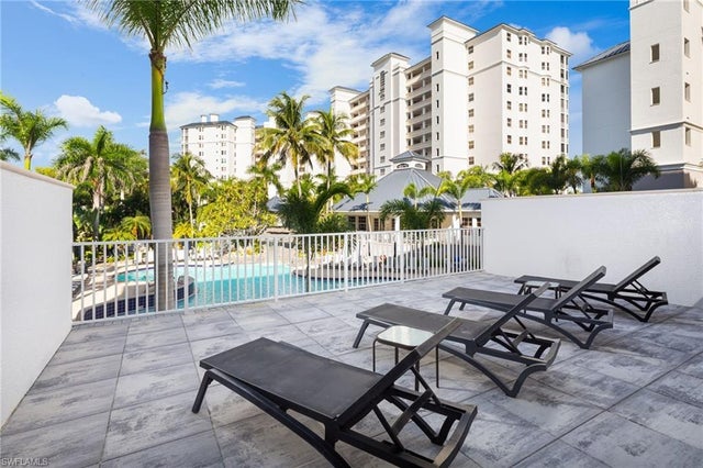 460 Launch Cir 202, NAPLES