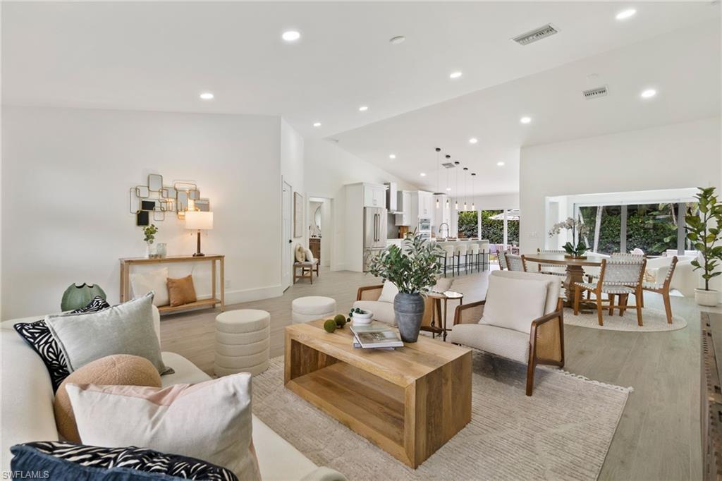 1200 Cypress Woods Dr, NAPLES