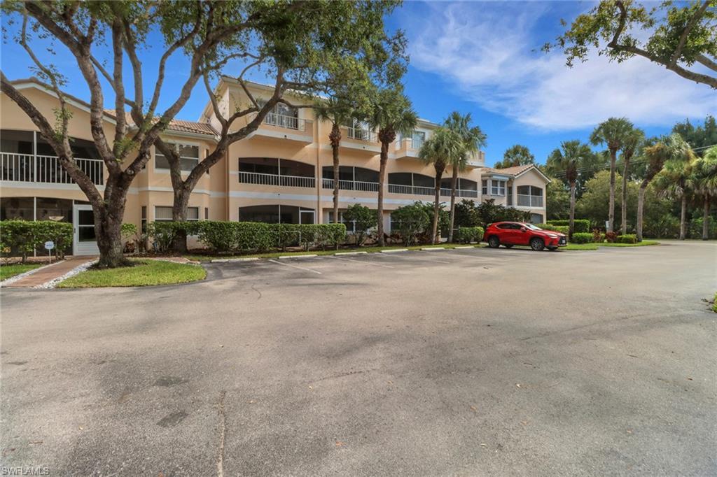 1096 Woodshire Ln C202, NAPLES