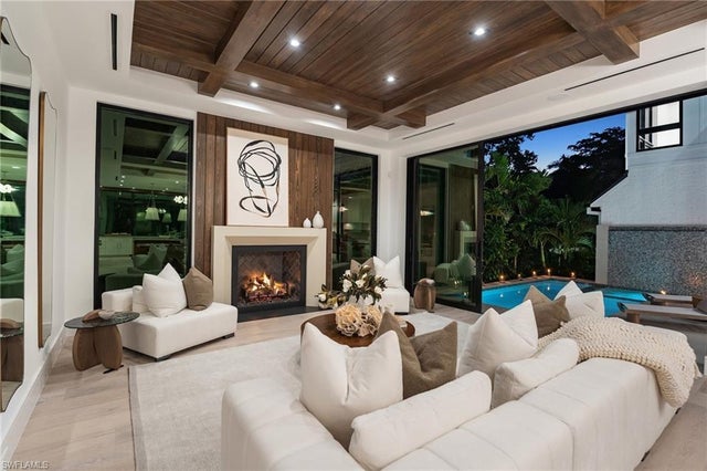 273 10th Ave S, NAPLES