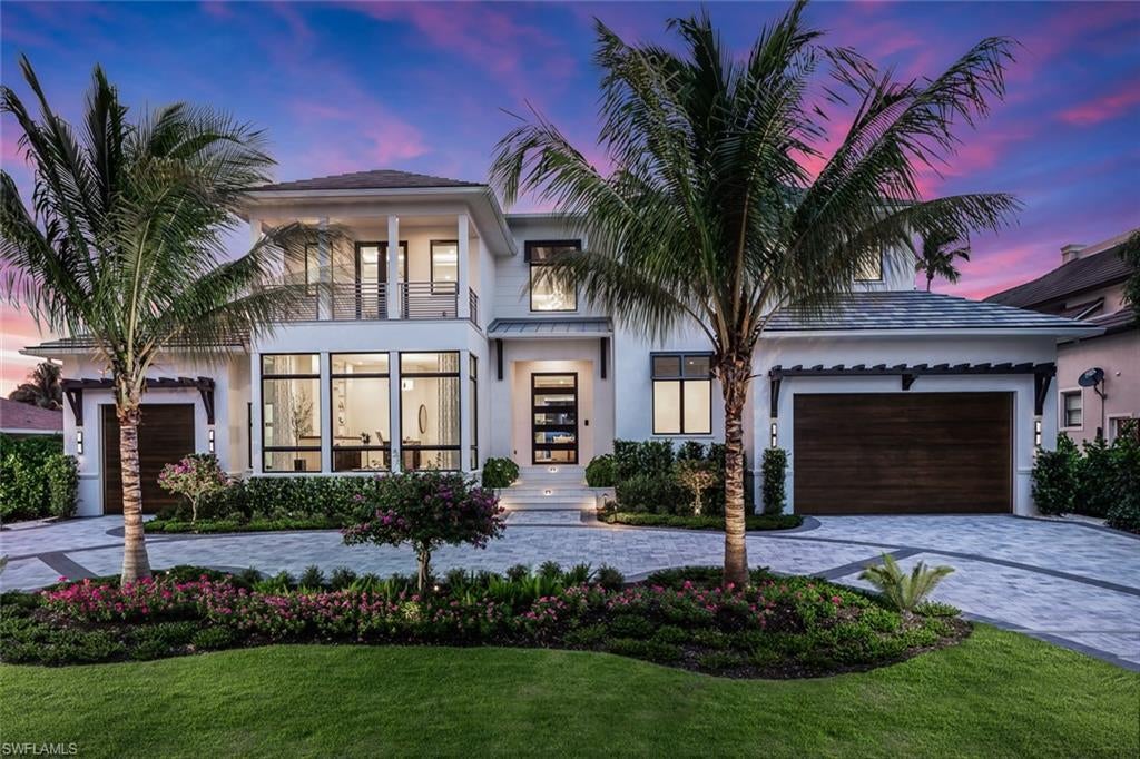 625 21st Ave S, NAPLES