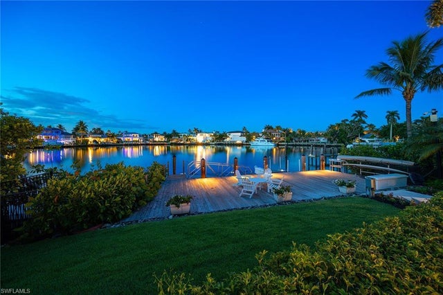 Photo of 221 Aqua Ct, NAPLES FL