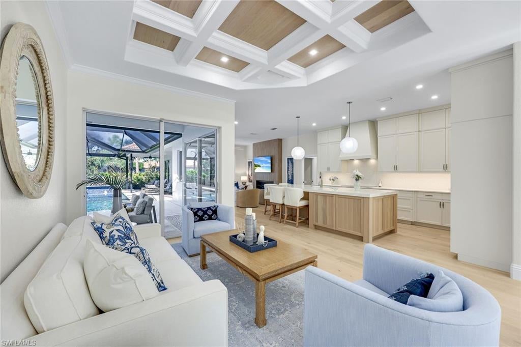 237 Charleston Ct, NAPLES