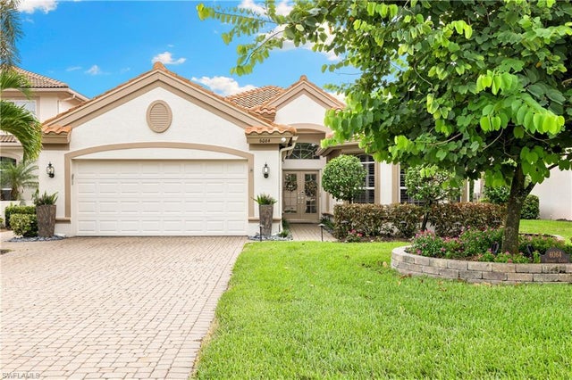 Photo of 6064 Fairway Ct, NAPLES FL