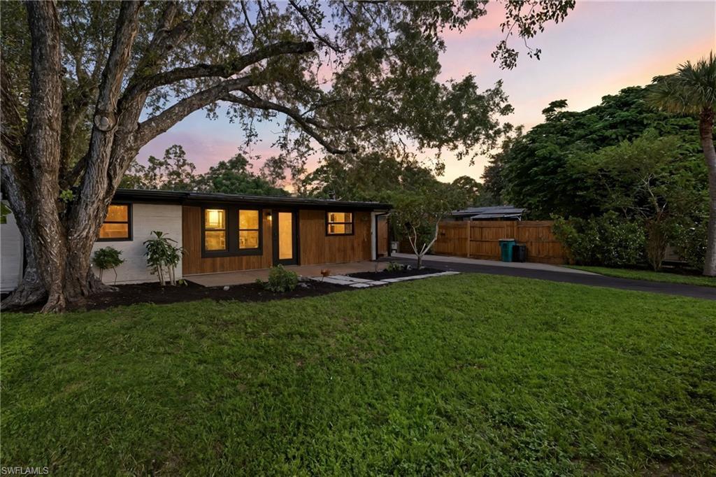 1280 Pine St, NAPLES