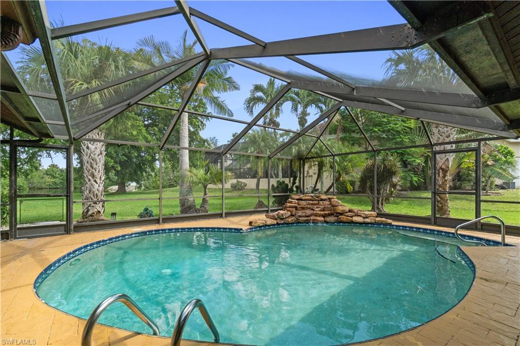 7220 Hendry Creek Dr, FORT MYERS