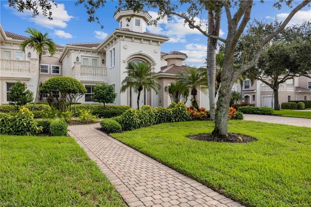 545 Avellino Isles Cir 202, NAPLES