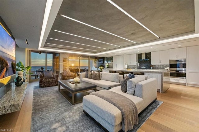 6897 Grenadier Blvd 1701, NAPLES