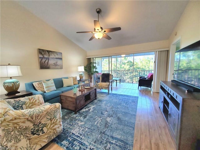 7105 Dennis Cir E-302, NAPLES