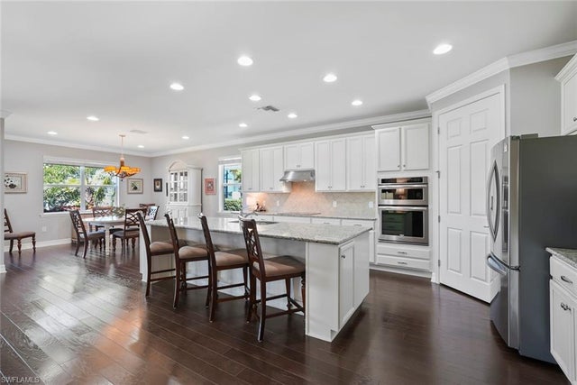 6189 Victory Dr, AVE MARIA