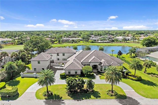 6536 Highcroft Dr, NAPLES