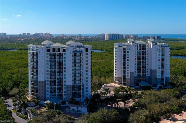 445 Cove Tower Dr 1702, NAPLES