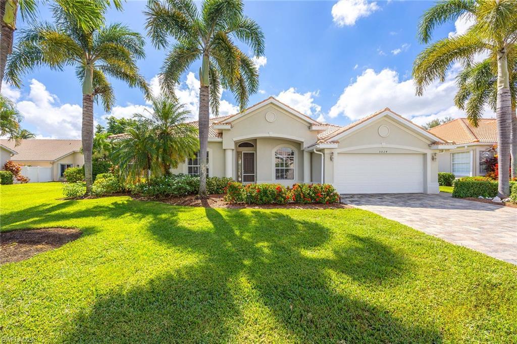 5024 Old Pond Dr, NAPLES
