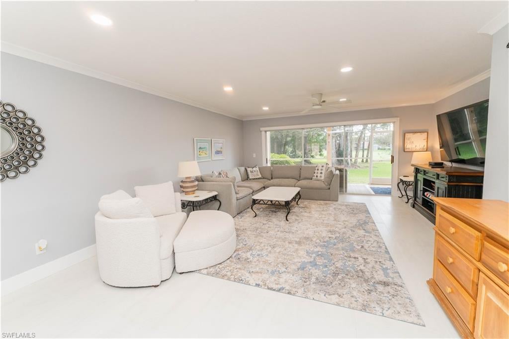 628 Woodshire Ln G5, NAPLES