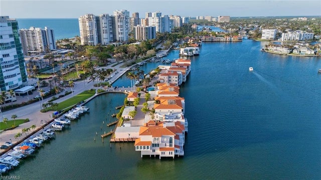 4000 Gulf Shore Blvd N 1400, NAPLES