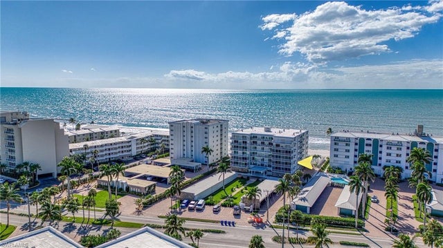 1977 Gulf Shore Blvd N 306, NAPLES