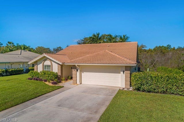 401 Countryside Dr, NAPLES