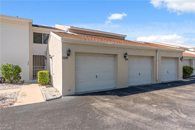 494 Bristle Cone Ln 48, NAPLES