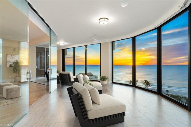 81 Seagate Dr 1103, NAPLES