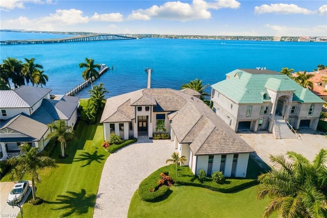 Photo of 12484 Riverside Dr, FORT MYERS FL