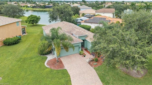 2673 Fishtail Palm Ct, NAPLES