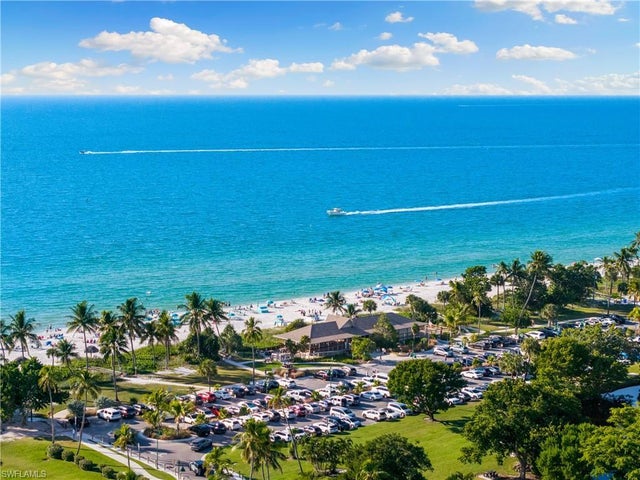 1400 Gulf Shore Blvd N 201, NAPLES