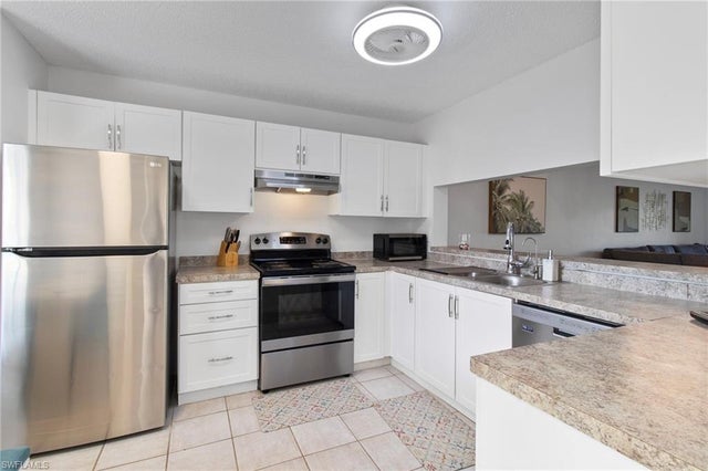 3705 Amberly Cir F102, NAPLES