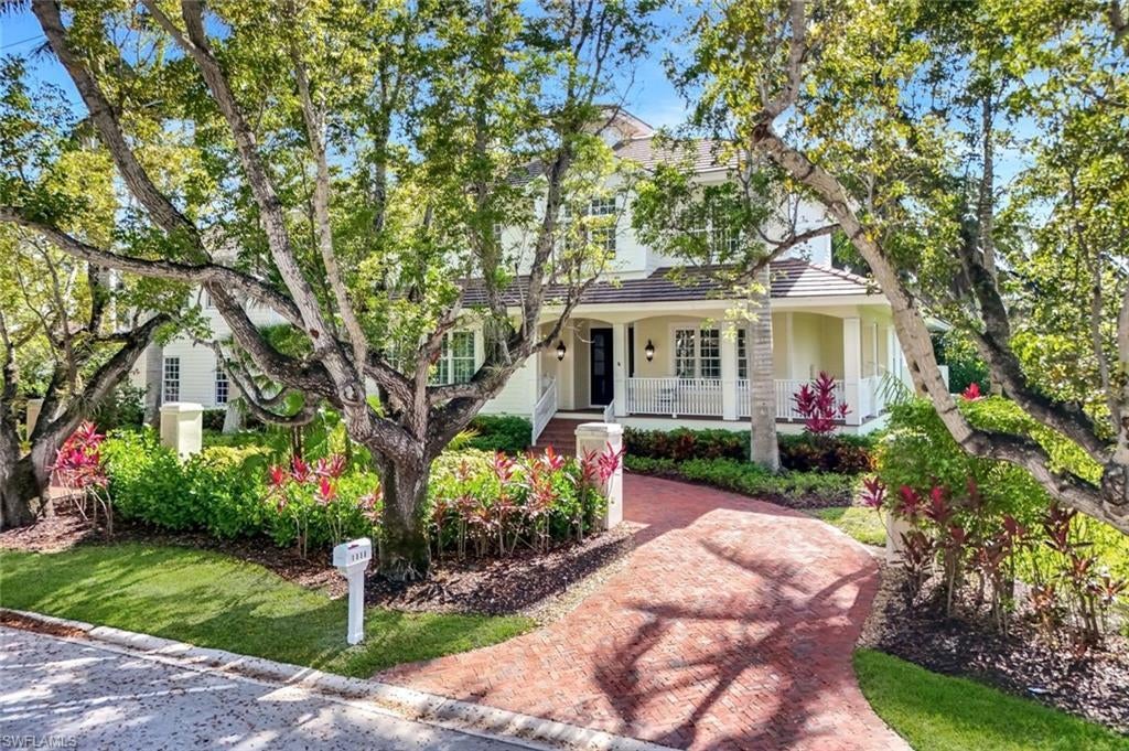 1550 Gordon Dr, NAPLES