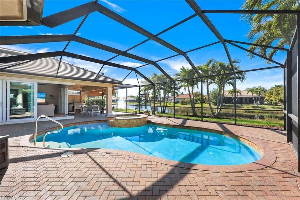 4963 Rustic Oaks Cir, NAPLES