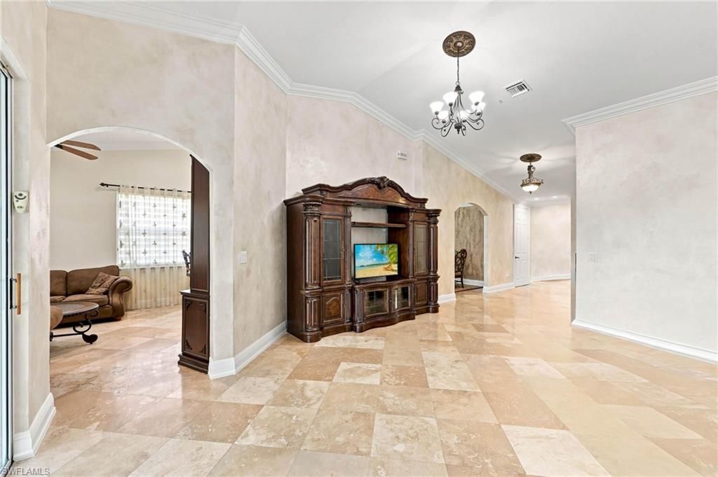 1345 Mariposa Cir 5204, NAPLES