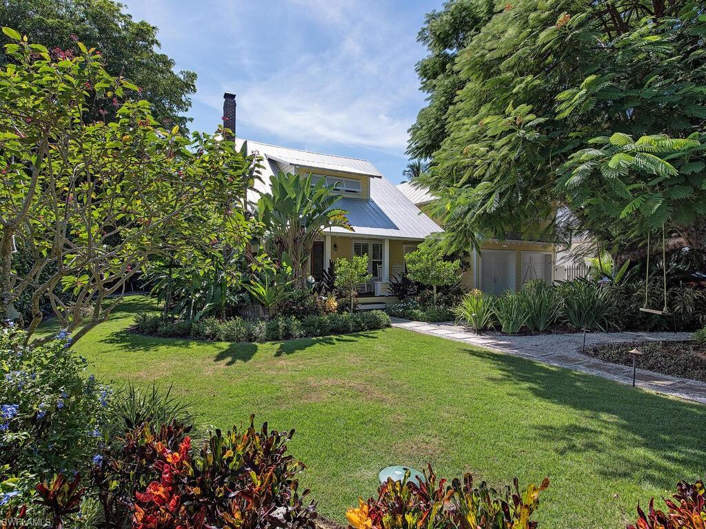 680 8th Ave S, NAPLES