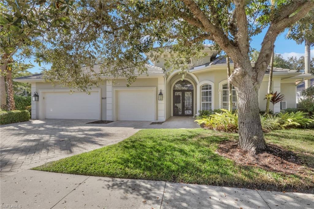 5074 Rustic Oaks Cir, NAPLES