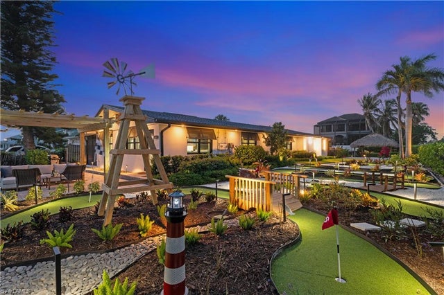 493 Willet Ave, NAPLES