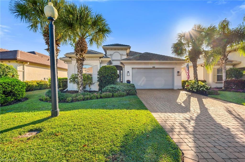 10318 Gator Bay Ct, NAPLES