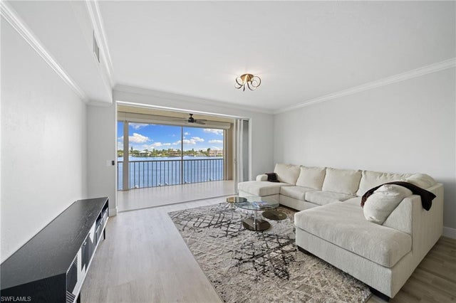 9700 Gulf Shore Dr 202, NAPLES