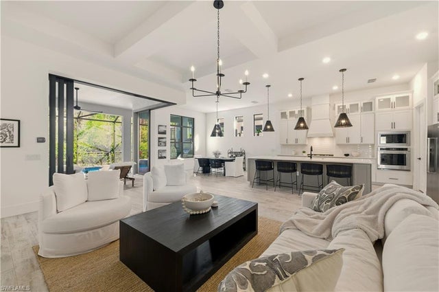 16265 Verilyn Cir, NAPLES