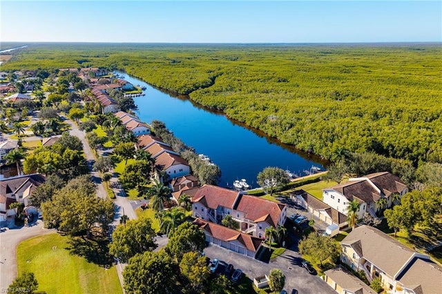 278 Newport Dr 207, NAPLES