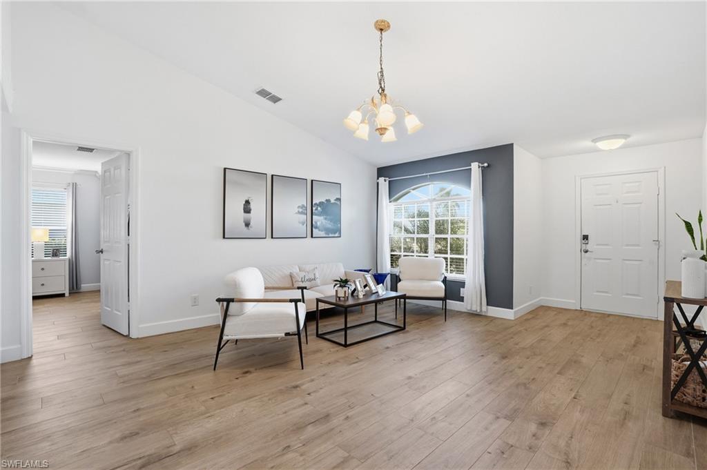 Photo of Listing #226002596