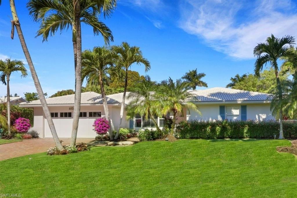 695 Regatta Rd S, NAPLES