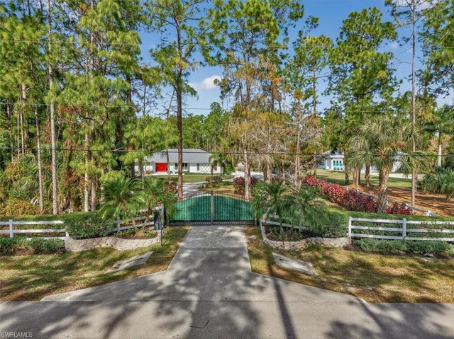 3331 3rd Ave Nw, NAPLES